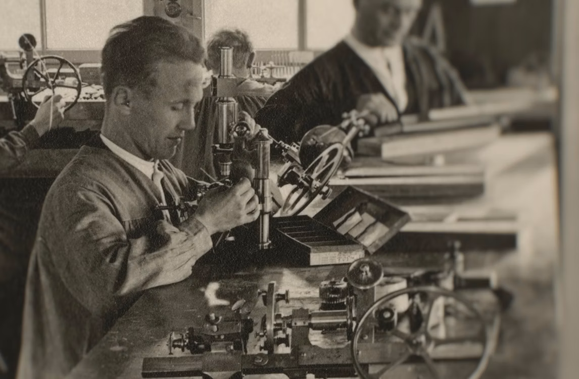 Thumbnail image of the video presenting the artwork.