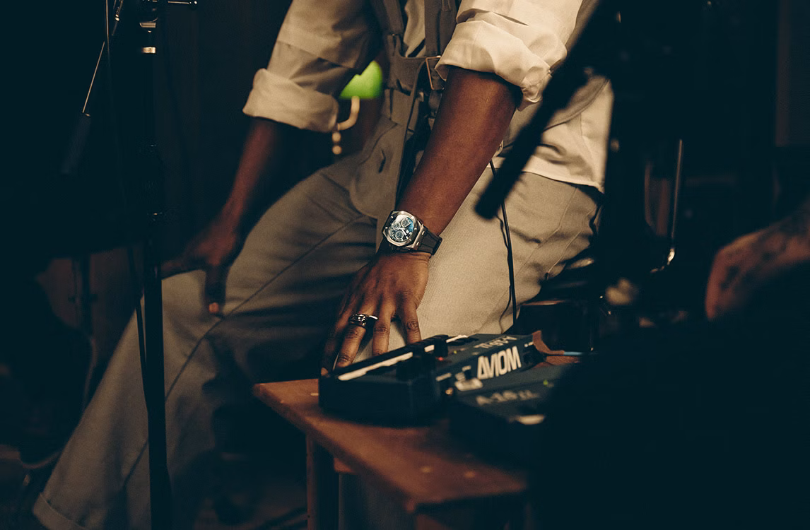 Nahaufnahme von Lucky Dayes Hand mit einer Royal Oak Offshore