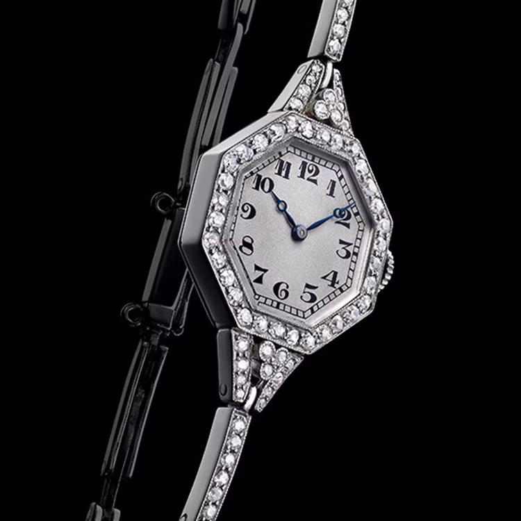 1917. Die erste achteckige Armbanduhr