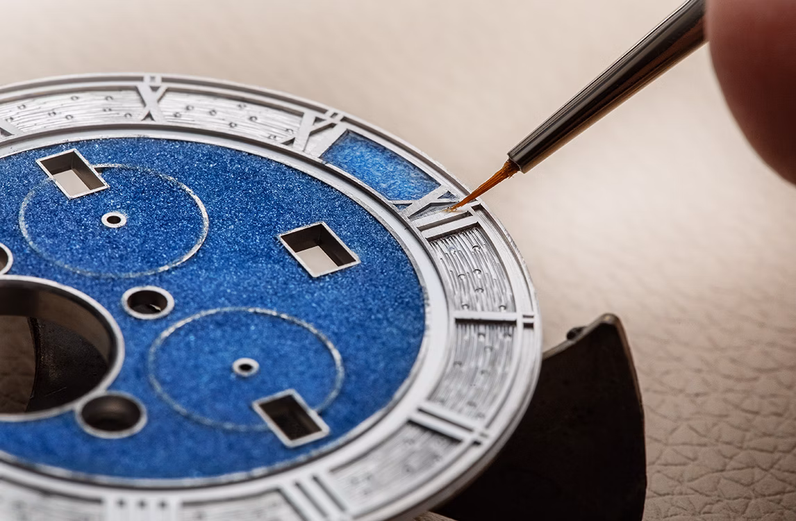 Servizio fotografico savoir-faire di un orologio 150 Heritage.