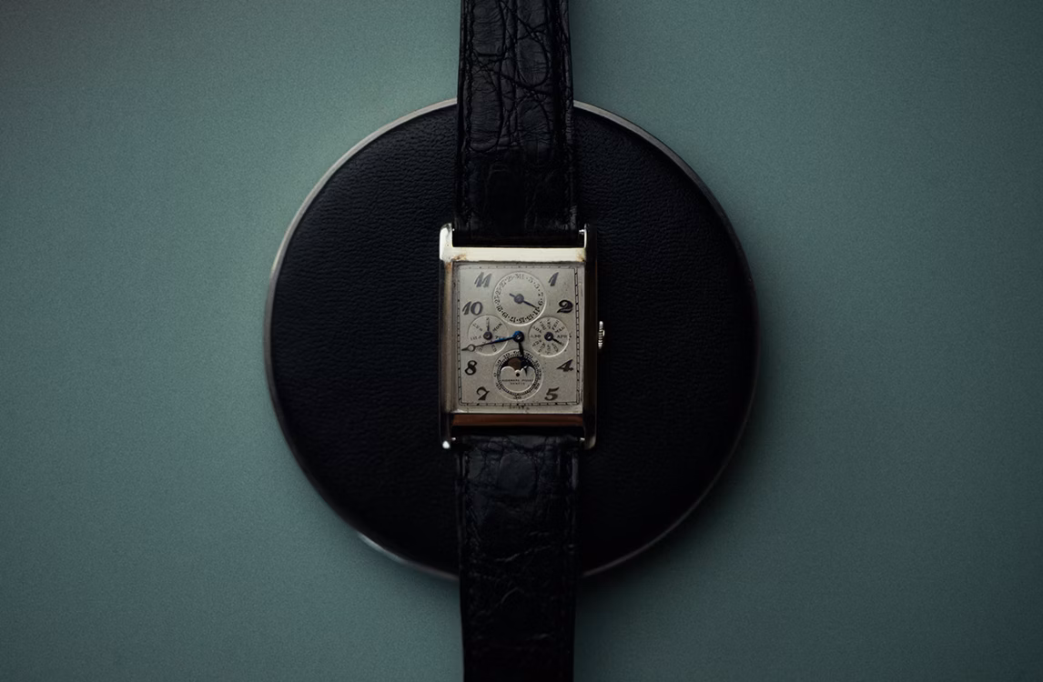 オーデマ ピゲ時計のクローズアップ