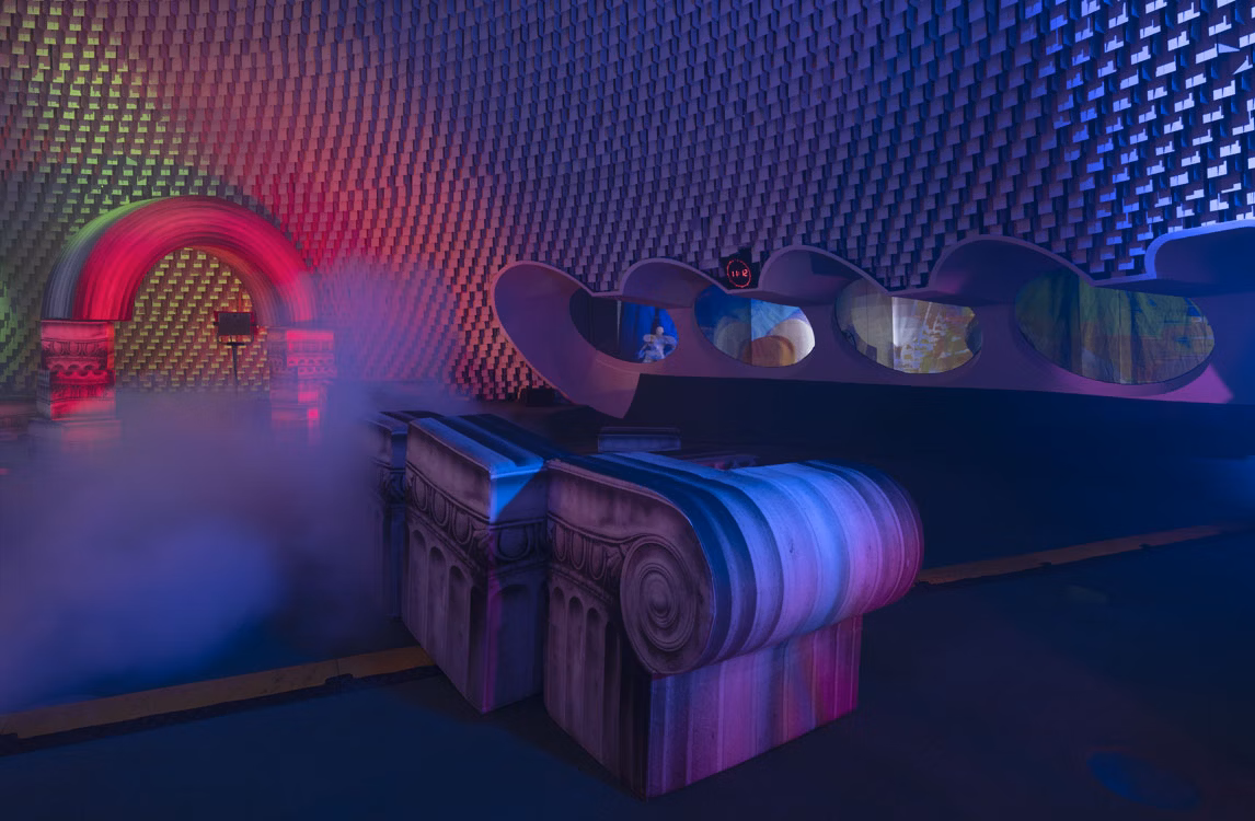 Фрагмент произведения Андреаса Ангелидакиса «Центр критического восприятия Античности» (2022 г.)