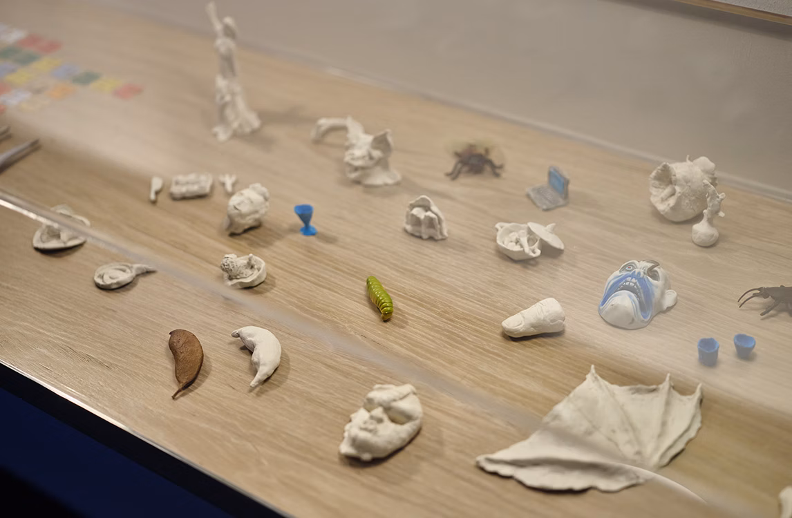 曹斐《不安之島》一景