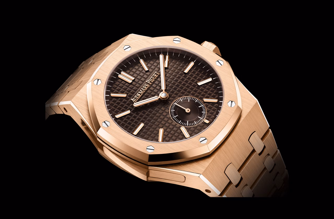 Vista de cerca de un reloj Royal Oak