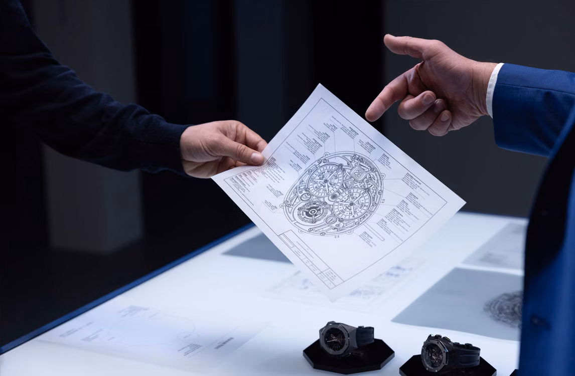 Gli esperti di Audemars Piguet che parlano dei disegni tecnici dell'orologio Code 11.59 by Audemars Piguet Universelle.