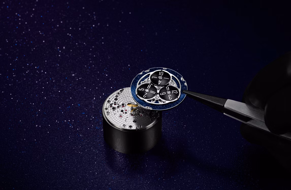 Savoir faire shoot of a Royal Oak Concept watch.