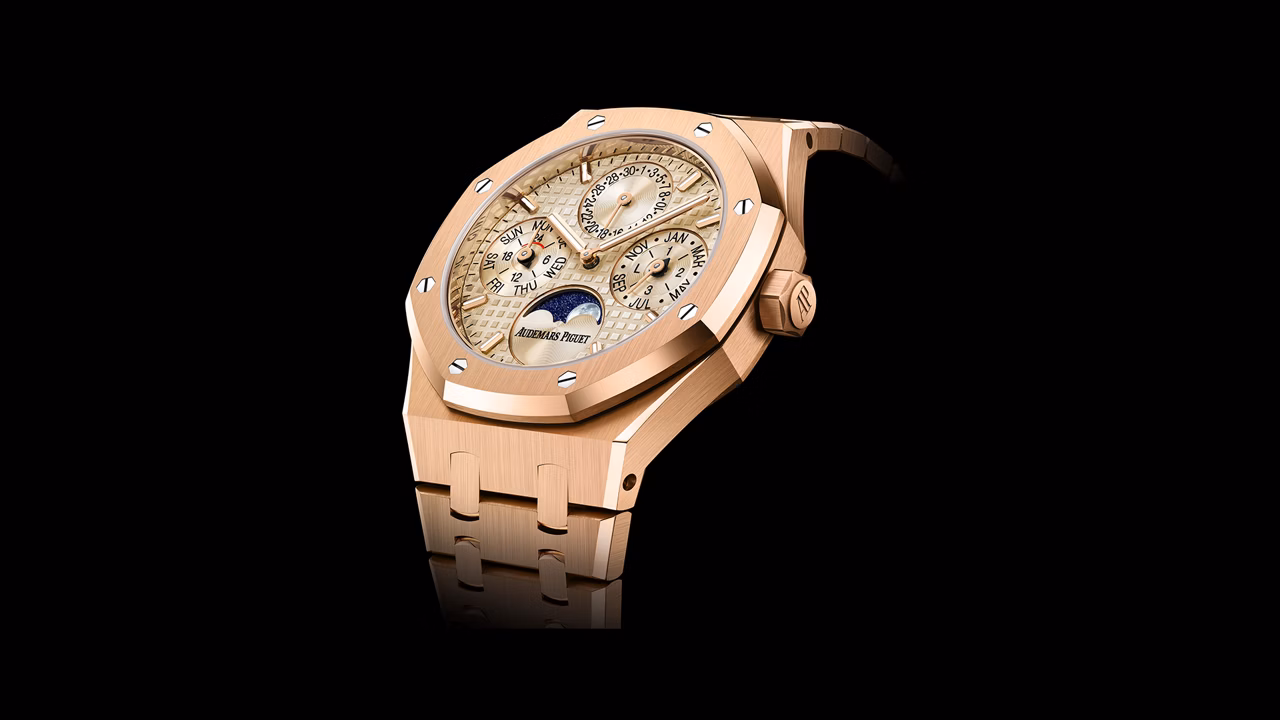 Vista de cerca de un reloj Royal Oak Concept