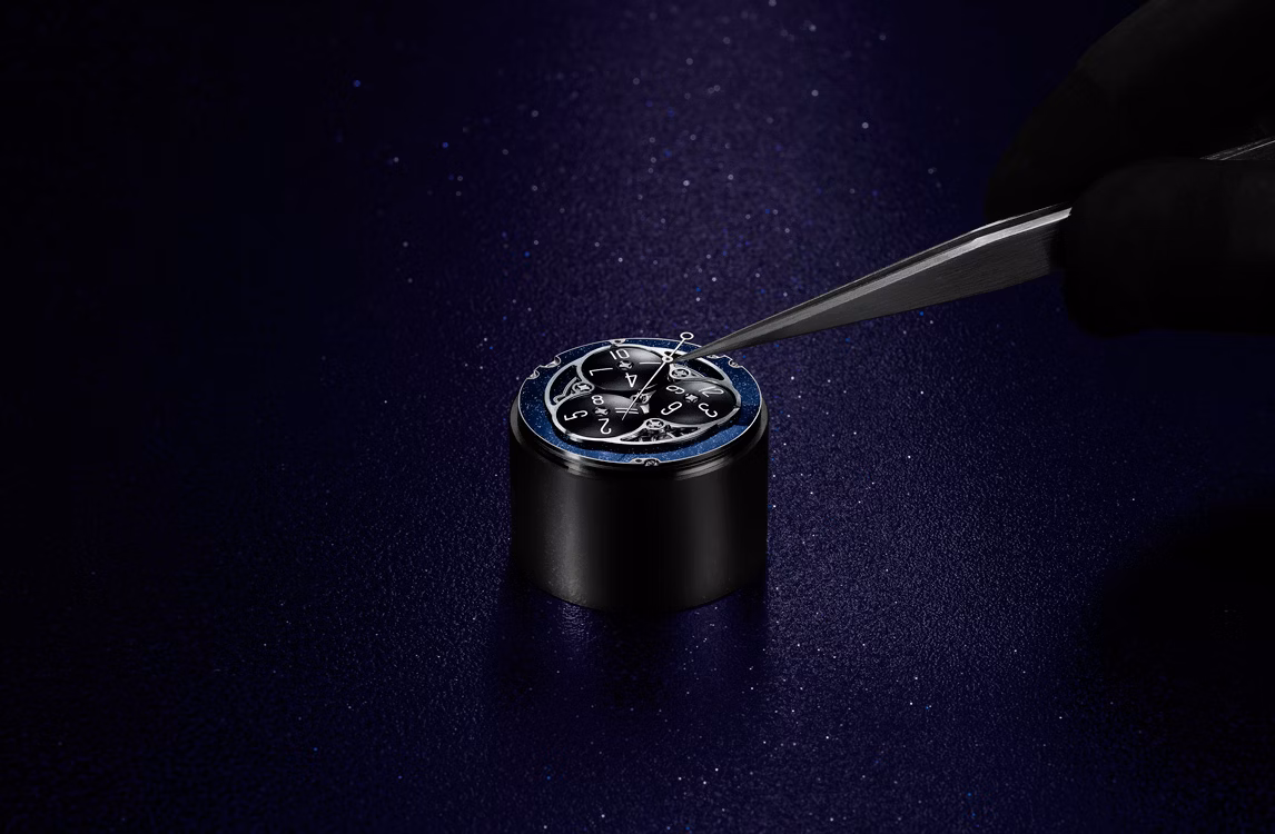 Savoir faire shoot of a Royal Oak Concept watch.