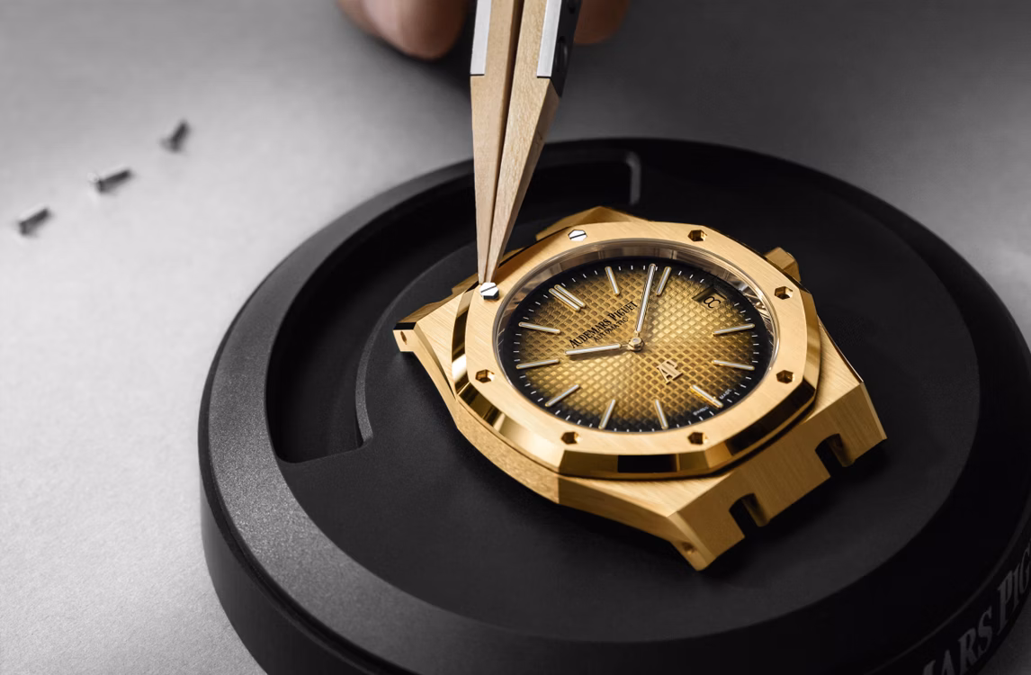 Ensamblaje de la caja del Royal Oak 16202BA