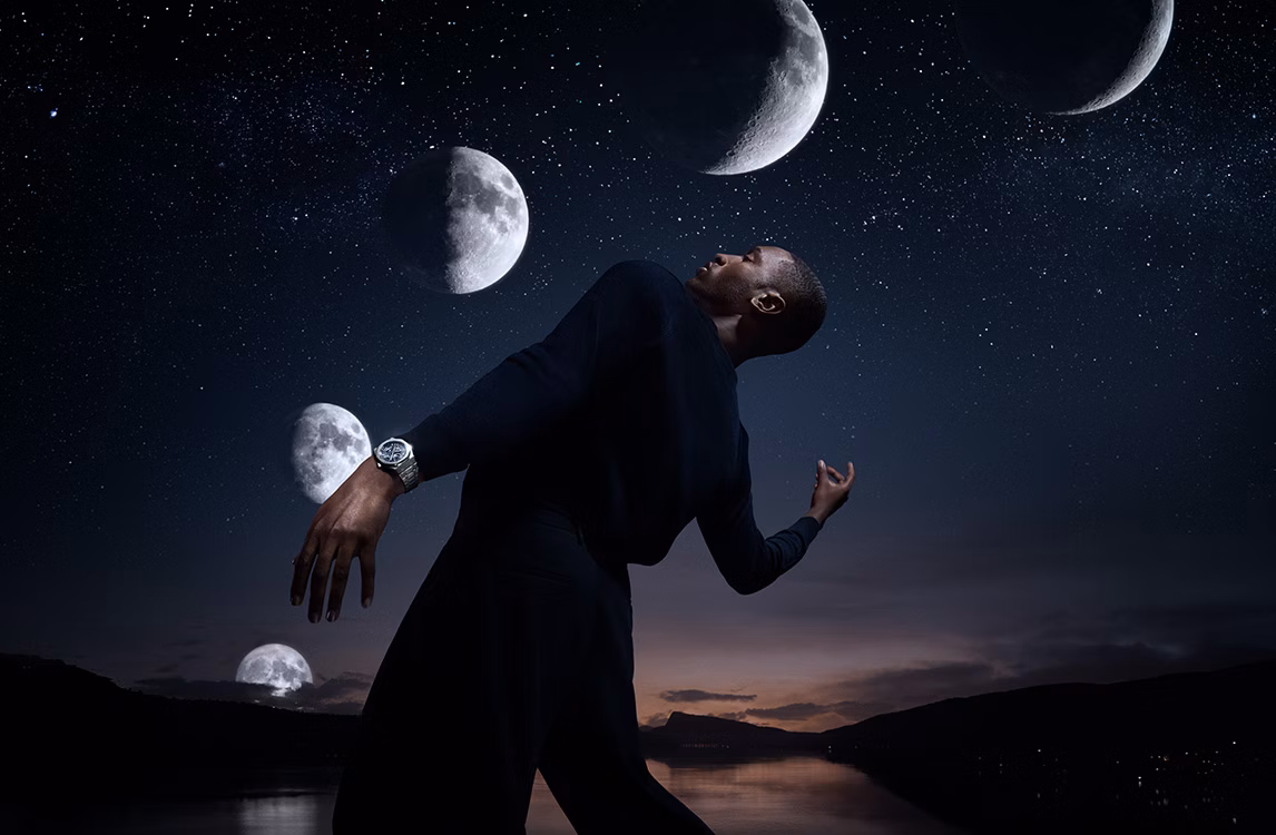 模特兒佩戴Royal Oak皇家橡樹系列腕錶