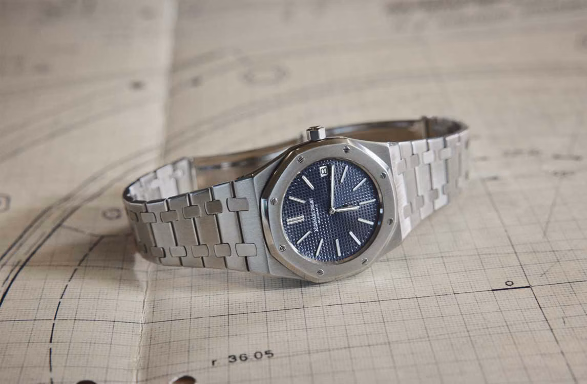 Une montre Royal Oak présentée sur croquis
