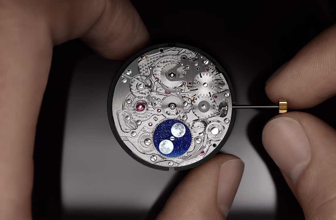 ap.com.ui.comp.content.alt.attributes.savoir.faire.a.watch.being.assembled