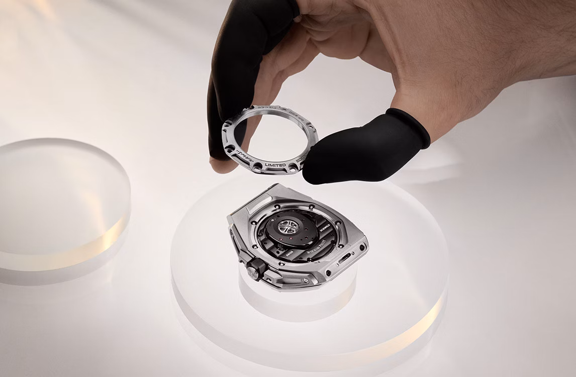 Savoir faire shoot of a Royal Oak Concept watch.