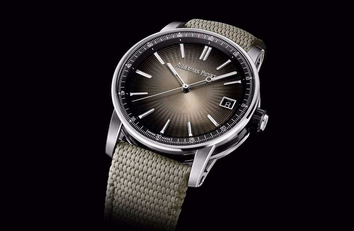 Primo piano di un orologio Code 11.59 by Audemars Piguet.