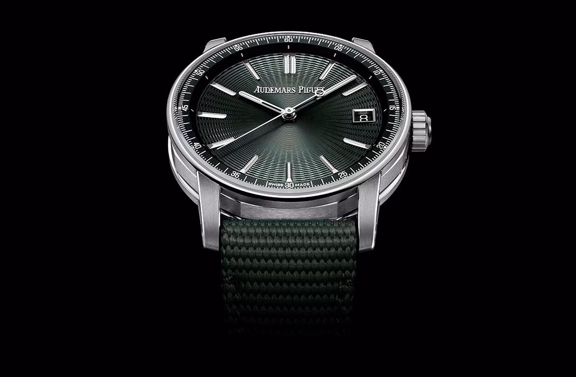 Primo piano di un orologio Code 11.59 by Audemars Piguet.