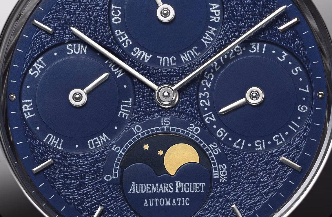 Крупный план циферблата часов Royal Oak