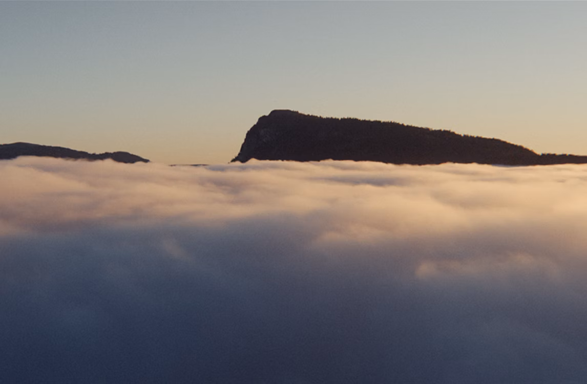 Рекламная кампания Audemars Piguet «Выйти за рамки»: вид облаков.