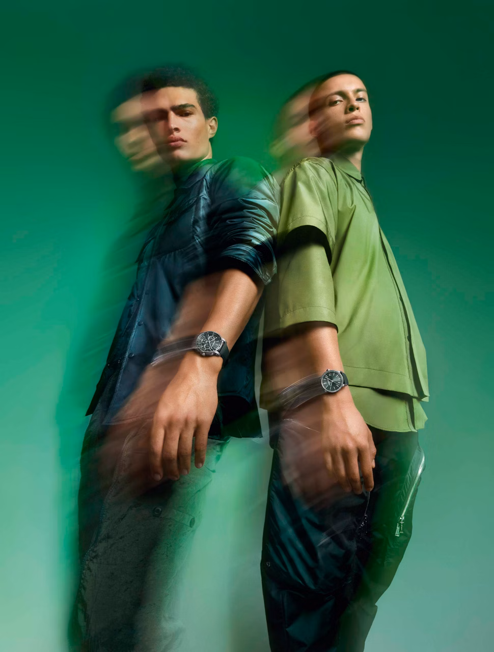 Uomini che indossano un orologio Code 11.59 by Audemars Piguet.