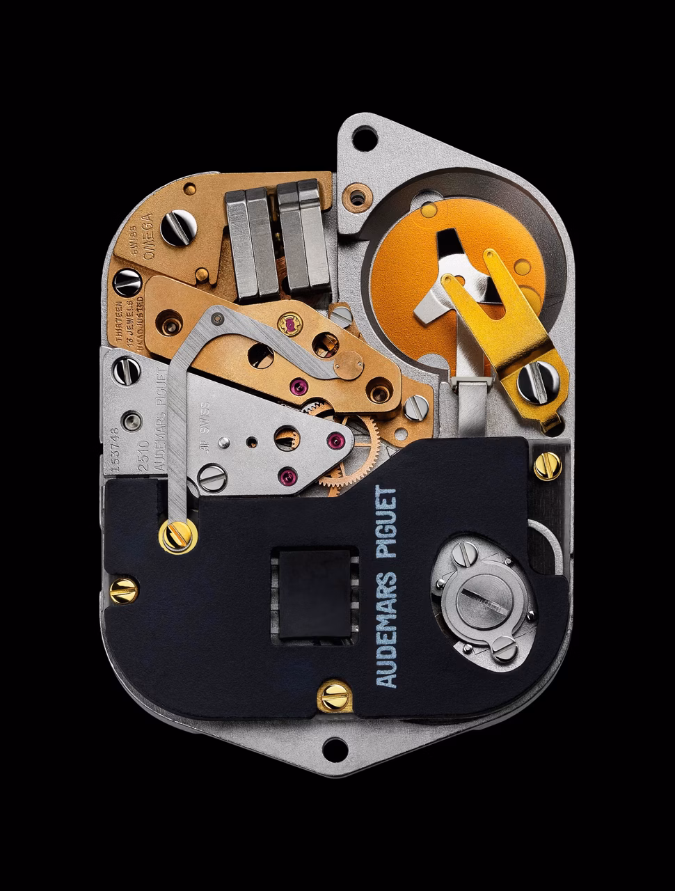 爱彼于1974年推出的第一款石英机芯