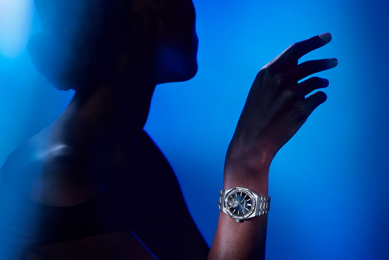 Modelo con un reloj Royal Oak