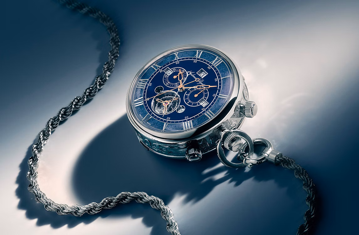 Lifestyle shoot of the 150 Heritage watch.