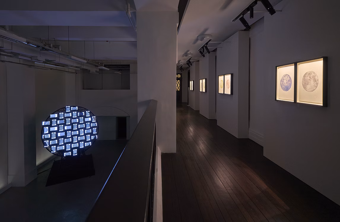 許方華作品《月逝無聲》一景