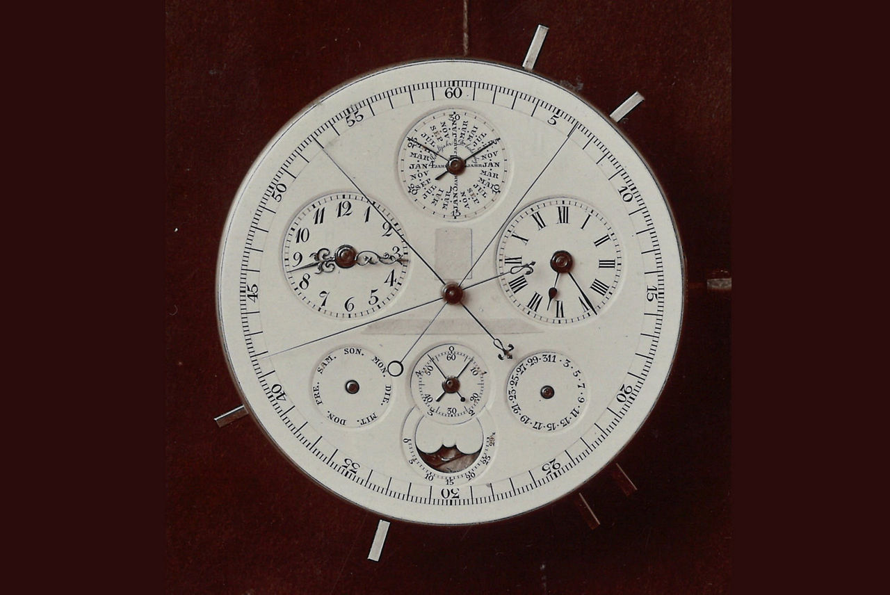 Primo piano del quadrante dell’orologio da tasca Universelle.